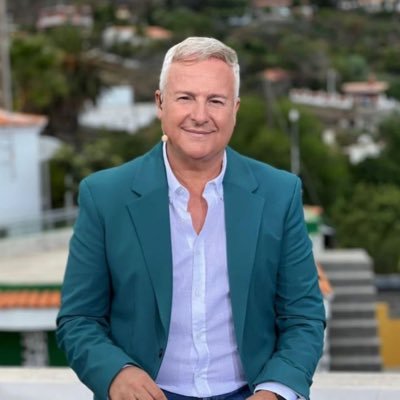 Periodista y presentador de Televisión Española @rtve #CercaDeTi de lunes a las viernes 12:50 hora local GC