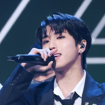 archive for @Stray_Kids' ace #한지성 singing and rapping