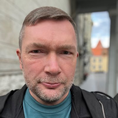 Ylen Viron-toimittaja ja Turun Sanomien kolumnisti