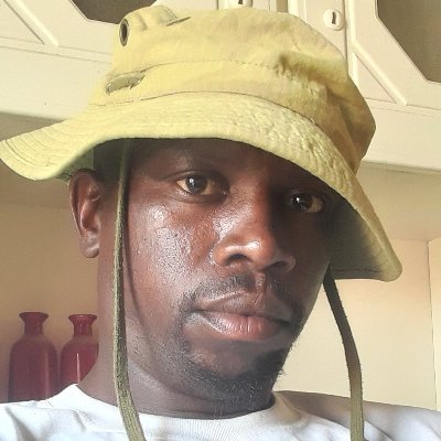 SelloMakole2's profile picture. God fearing man 👨