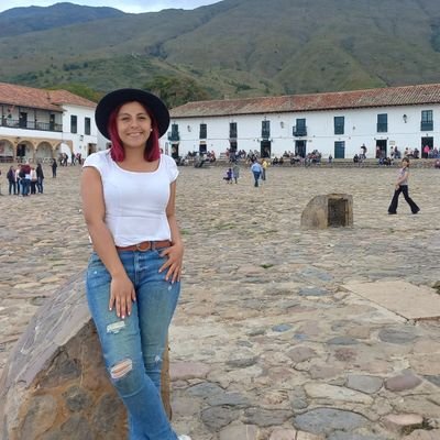 alejajunca's profile picture. Cuando solamente sonríes, un gran mundo de oportunidades y posibilidades se abren en tu camino..........!! 😍 😀🤗
Administradora de Empresas!
😳😳😳😳