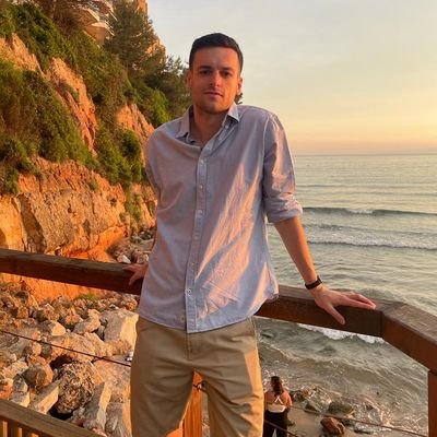 meruelo5's profile picture. Graduat en CAFE. 
Màster de professorat en secundària. 
Docent de l'ESO i Batxillerat. 
Coordinador de bàsquet.