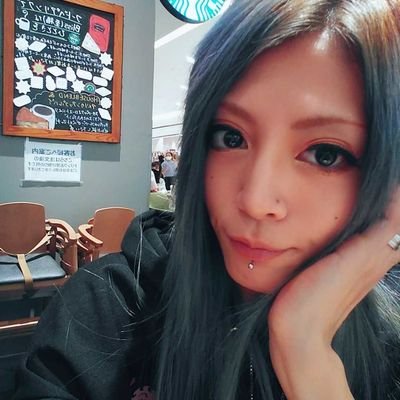 セルフネイル歴5年目💅🏻
ベティちゃん💋
PaniCrew、関ジャ二∞、ガクちゃん
大好き💕

ぞうさんパクパクにハマってます✨
よしたかさん推し💖