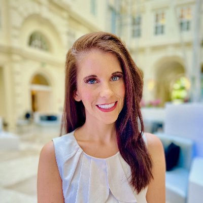 👩🏻🏫 Associate Professor, University of South Florida (media, pharmaceutical advertising, health communication). 🍰 Avid Baker. 🐶 Dog mom to Shredder.