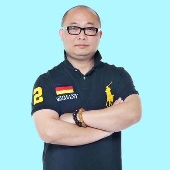 Web3 and metaverse enthusiast, Internet guru and veteran, XOOCITY Founder and CEO.