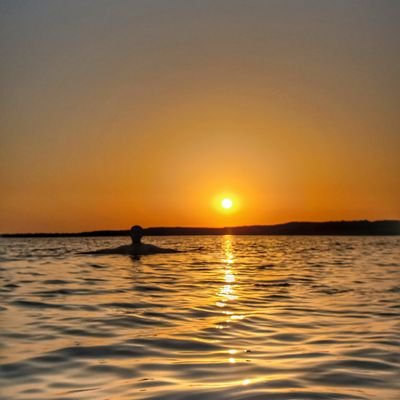 awmirh0sein's profile picture. ❄🌈☃️

در این دنیا یک نفر تو را هم بفهمد کافی ست...