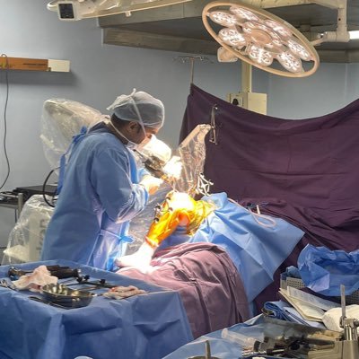 Arthroscopy & Arthroplasty Surgeon| Shoulders & Knees | Manchester United | Optimist |