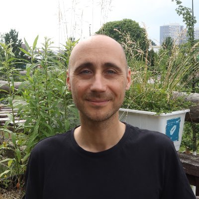 Asphaltgemüse im Großstadtdschungel | c. Hönig | Referent für Baumschutz @ BUND Berlin | übt sich hier im Spagat zwischen beruflich und privat