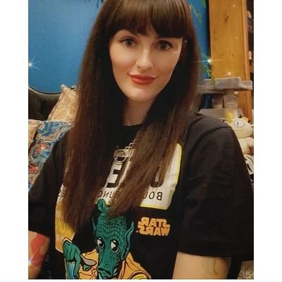 29. Mama. Photography lover. Bit wierd. Bookworm. Nature lover. Adventure seeker. ✌🏻🖤🌈