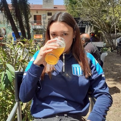 MeliLedesma24's profile picture. Racing💙, mi vieja y el vino🙌