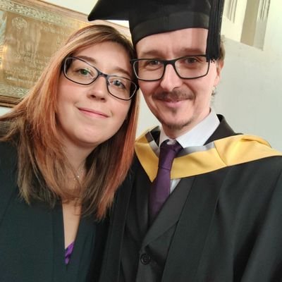 30ish 😅, ♊, 💍@RiKim91, 💕 Dad of 5.
🎓 BSc Software Dev Grad 2022.
Love geeky stuff - especially tech 😍! 
Working FT for a red company. 
Opinions are my own.