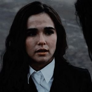 #vampireacademy ❨ ≀˖ ❤️🔥 ‘ ⌗Roza dhampir, wild girl, shadow kiss, bloodlines, stunning beauty, guardian, hunter, dangerous and Scottish/Turkish໑