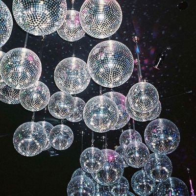 Dearreader29's profile picture. swiftie 🪩 eras tour lyon 06/03 🫶🏼