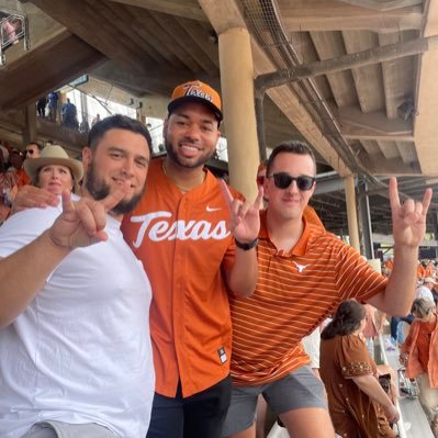 Chief Financial Officer @TexasLonghorns 🤘, President @CABMA_Athletics 🧮, @GriffsSwim swammer 🏊‍♂️& Buffalo Native 🦬