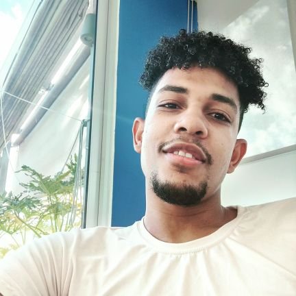 Joel71639573's profile picture. El mejor en mi clase