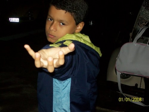 Sou Brendon, moro na minha casa e tenho uma idade! Follow-me!