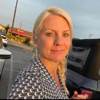I am Esther, I am single i live in Worcester, MA. Boutique Owner 👗 Styling Tips 🔥 Christ Follower 🙏 Talks about #fashion, #womensclothing, #makeadifference