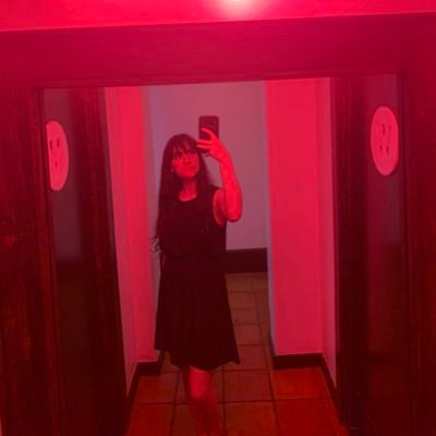 valeriebenzi's profile picture. 