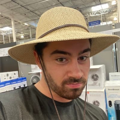 hunterventoza's profile picture. 🌈