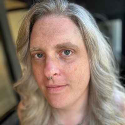 ✨ Creative coach,  creative director,  & streamer, 13 years. MFA: USC Games. 🏳️‍⚧️ ▶️ Schedule a free coaching consult! https://t.co/lrLLBRhG4X