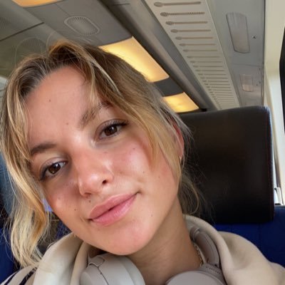 LeaValerie4's profile picture. 