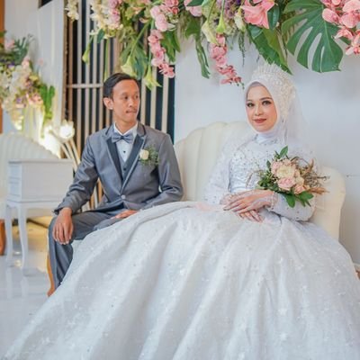 melindadwiaswt's profile picture. if you believe in yourself, everything will be fine. 🍃
-
-
Yoyo🖤  Pearl😚