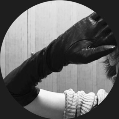 グローブ手袋やブーツなどのフェチ画像をポスト中‼️別垢(@rokkun_glove)もあり!動画などのまとめ退避垢(🔞@tomi24nao)🔥応援リポストよろしくお願いします🔥フォロー後に画面上部にあるベルマーク🔔より通知設定をオンにすると即消しするポスト💕も見えますよ❤️