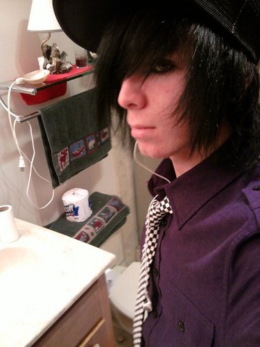 DaveFuckinRoxx's profile picture. Dave nothing else...just Dave. imma cool kid. i get into trouble a lot and i hate liars and plpl who are assholes to my friends. stay off my bad side. peace