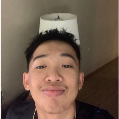BrokeBoiEthan's profile picture. 
