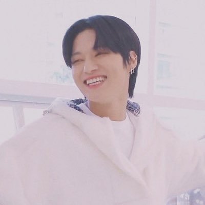 ˚｡ 𖠗 agere | sfw | she/they/bun♡