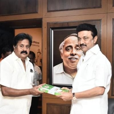 DMK STATE Traders Wing
வெல்வோம் இருநூறு படைப்போம் வரலாறு !
Belongs to the Dravidian stock