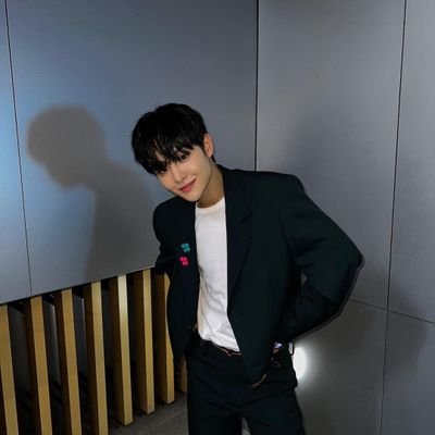 jeonhyo73173914's profile picture. 