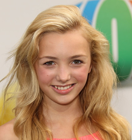 HEY! Im Peyton's # 1 FAAN! She is an inspiration to me, I look up to her, and I LUV her! #PeytonRocks! @PeytonList follows me! So you should too