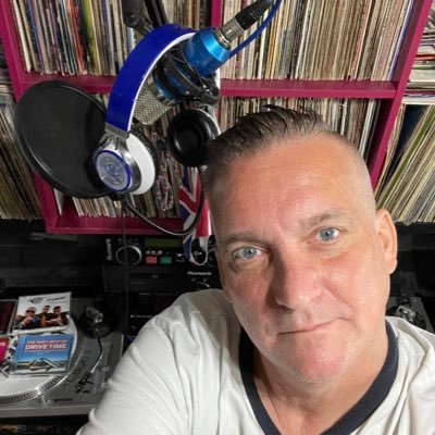INFP🇬🇧A QPR SUPPORTER🇬🇧LSA LIFE MEMBER🇬🇧EX QPR STEWARD 14 YEARS🇬🇧TILLYS DAD🇬🇧EX PIRATE RADIO DJ FROM LDN🇬🇧🍺🇬🇧 PIE N MASH🇬🇧❤️BMW M3❤️🇬🇧