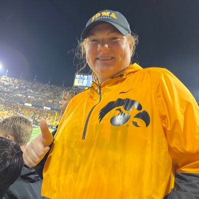 wellsmads's profile picture. bhs'20🐾 ccc’24 Go Hawks 🦅🖤💛