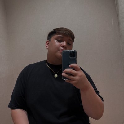 _redfernandez's profile picture. why?