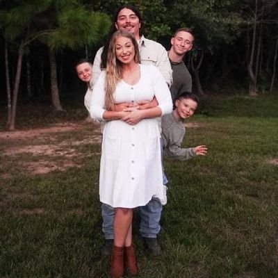 CaseyRaeG's profile picture. 