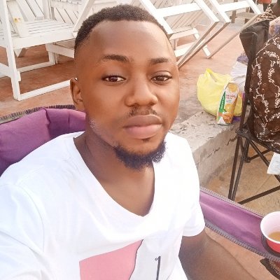 Logically minded ✌.  
// Greatmusiclover🎼 // Lazy poet // Football Analyst // ♊
#LFC ❤ fan