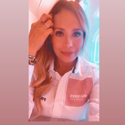 MoFerBe's profile picture. Fluyendo