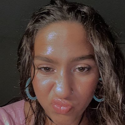 Victoriaaaoc's profile picture. my likes mean nothing & I laugh at almost anything