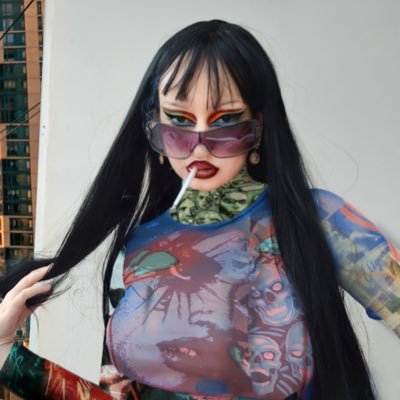 Instagram @cassandracanttellyou Artist/Fashion designer
