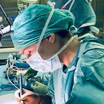 Ärztin: resident, professional in heart breaking & repairing #CTsurgery