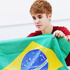 Brazilfbieber's profile picture. OLOCA A MÃO NA CINTURA, JOGA PRA CIMA, DA UMA REBOLADINHA, E VEM NA DANCA DAS BELIEBERS GATEENHAS \O/\O/ JB É NOSSO, AHA UHUL
