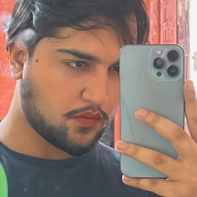 MWaleed122's profile picture. Eccedentesiast~