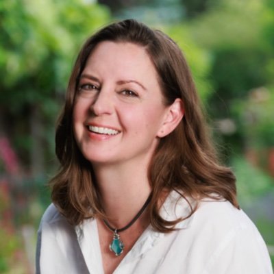 Writes historical romance. Loves dogs, cookies, and a great title.
Find me & get my news: https://t.co/petnOlh36Y
IG: @linden.caroline
