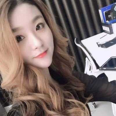 lena70203506's profile picture. 