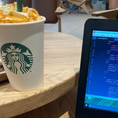 wwwfaridam's profile picture. future développeuse.