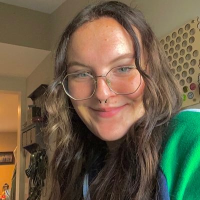 thatmikchick's profile picture. not trash, just recycling waiting to be turned into 2/3 of a coffee cup