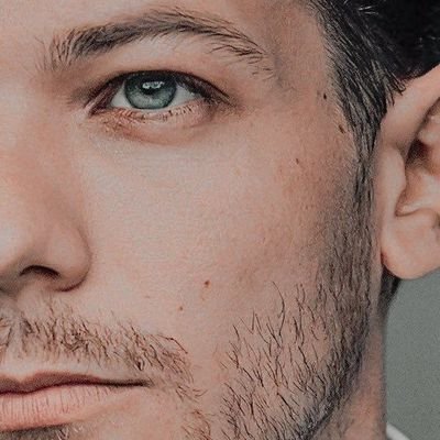 ❥︎𝒪𝓃𝓁𝓎 𝓉𝒽ℯ 𝒷𝓇𝒶𝓋ℯ 🏳️‍🌈
 𝘼𝙡𝙬𝙖𝙮𝙨 𝙞𝙣 𝙢𝙮 𝙝𝙚𝙖𝙧𝙩 @Louis_Tomlinson . Yours sincerely, Gaby 💙
