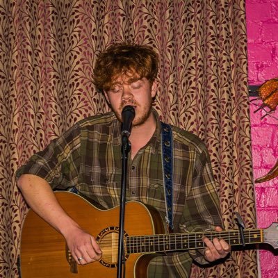 Folky singer/songwriter based in Bristol, listen to my music and stuff